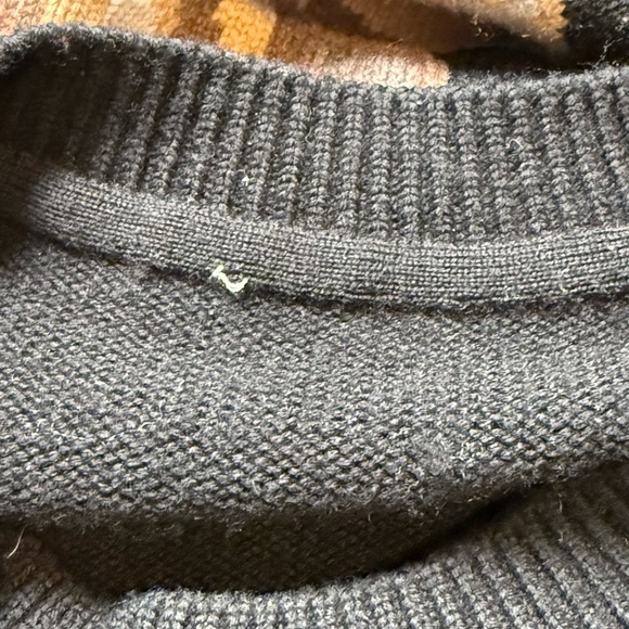 Burberry Deer Intarsia Wool Sweater, size Small - Picture 9 of 16